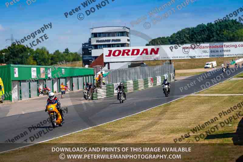 Vintage motorcycle club;eventdigitalimages;mallory park;mallory park trackday photographs;no limits trackdays;peter wileman photography;trackday digital images;trackday photos;vmcc festival 1000 bikes photographs